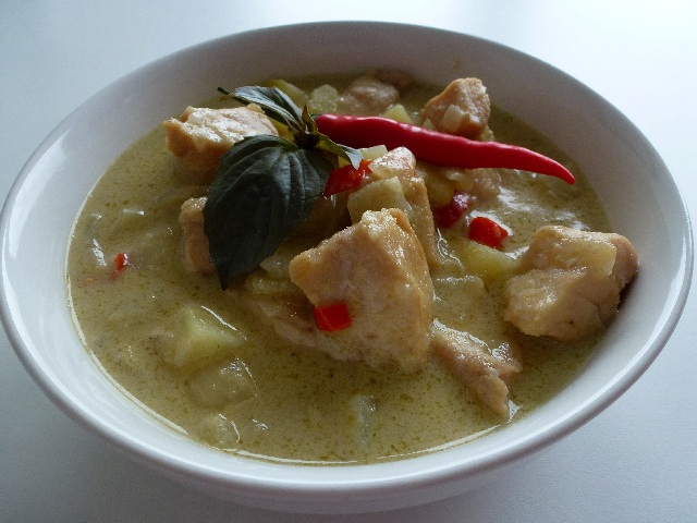 Grünes Thai - Krokodil - Curry • แกงเขียวหวานจระเข้