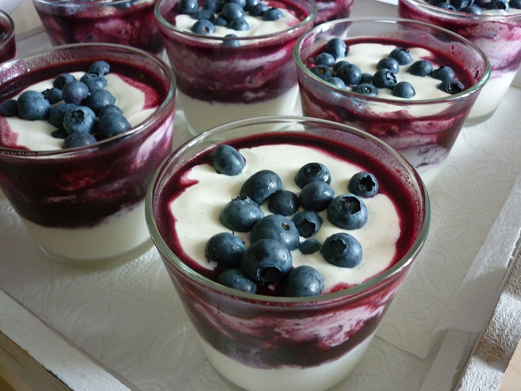 Griechischer Joghurt mit Vanille und Heidelbeeren