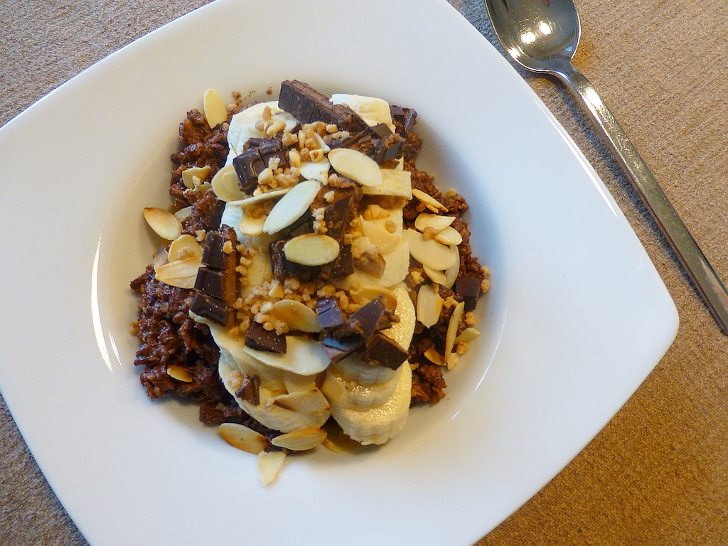 Haferbrei mit Schokolade und Banane