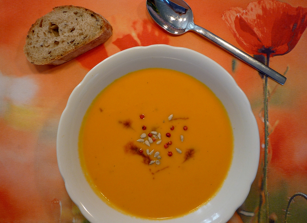 Kalte Rüebli Tomaten Suppe