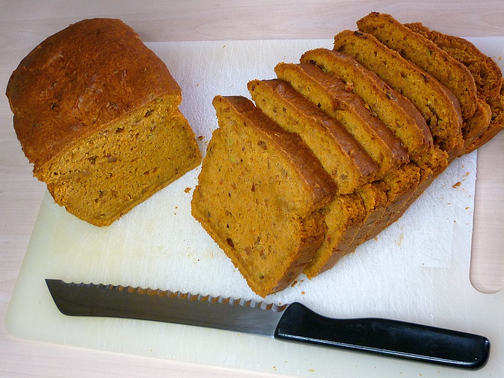 Kastenbrot aus Dinkelmehl und Avocado