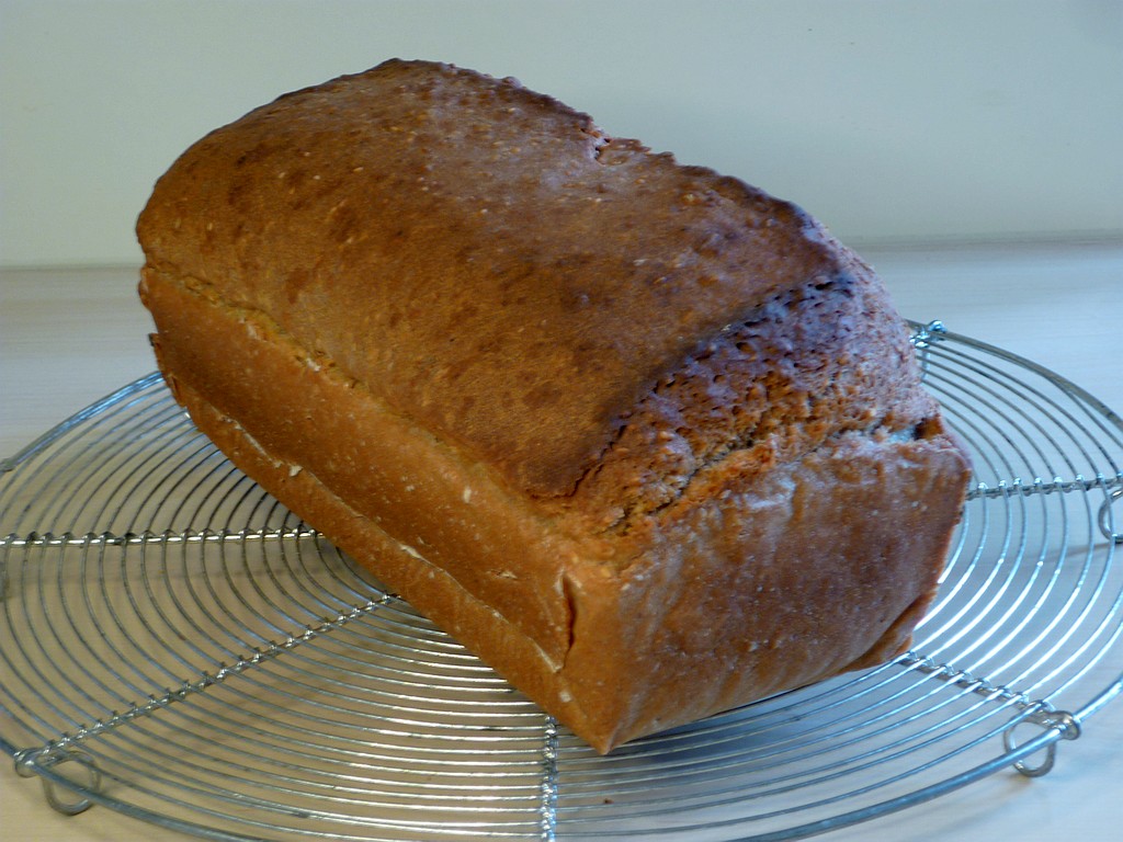 Kastenbrot aus Dinkelmehl