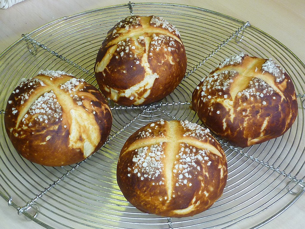 Laugen Weggli