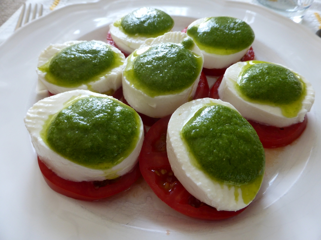 Salsa Basilico su Insalata caprese