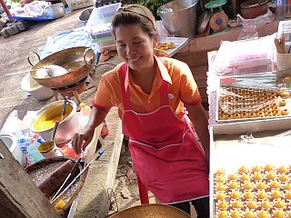 Wat Phai Lom - วัดไผ่ล้อม