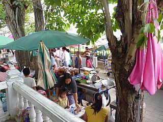 Wat Phai Lom - วัดไผ่ล้อม