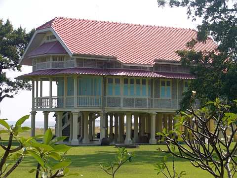 Chao Phraya Ramrakop Residence