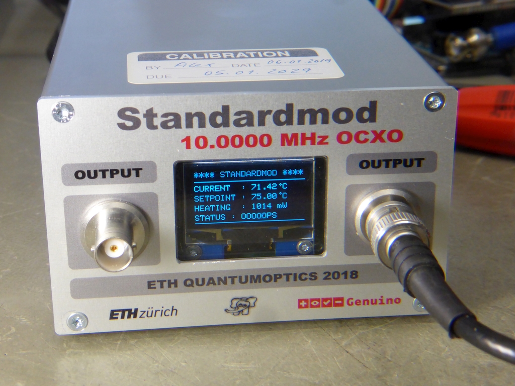OCXO Frequency Standard w/ 10MHz 5MHz 1MHz 100KHz 1PPS Outputs Power Adapter ts 